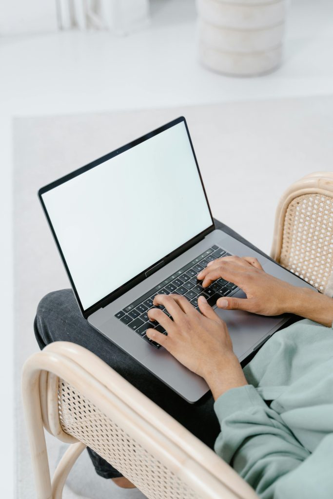 Illustrative image of Person Using a Laptop used in Accordemy®'s training on Presuasive Communications.