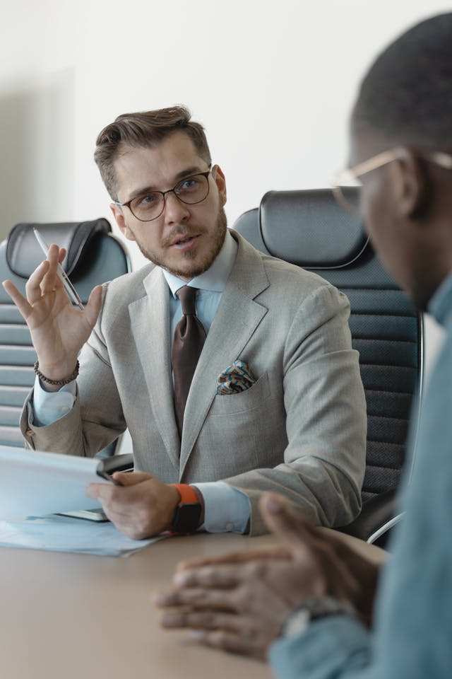 Illustrative image Recruiter Interviewing a Candidate used in Accordemy®'s training on Coaching and Mentoring in HR