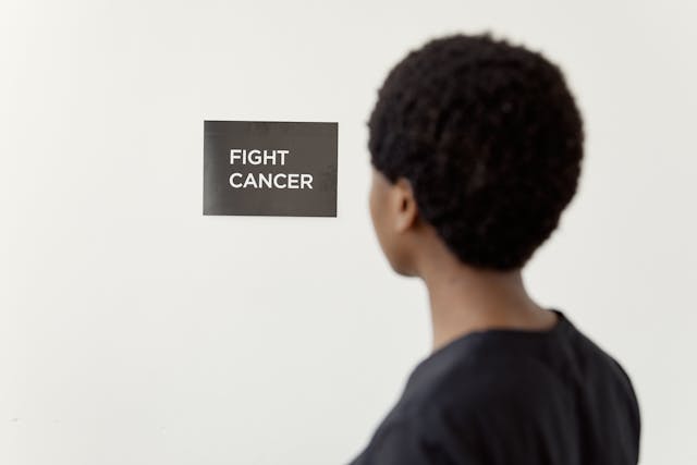 Illustrative image Woman holding an Orange Ribbon used in Accordemy®'s training on Palliative and End of Life Care