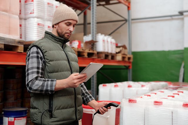Illustrative imageMan Holding Tablet Computer used in Accordemy®'s training on Lean Logistics Implementation